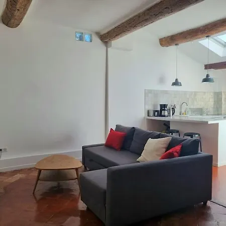 Apartment Spacieux Et Lumineux T3 - De *